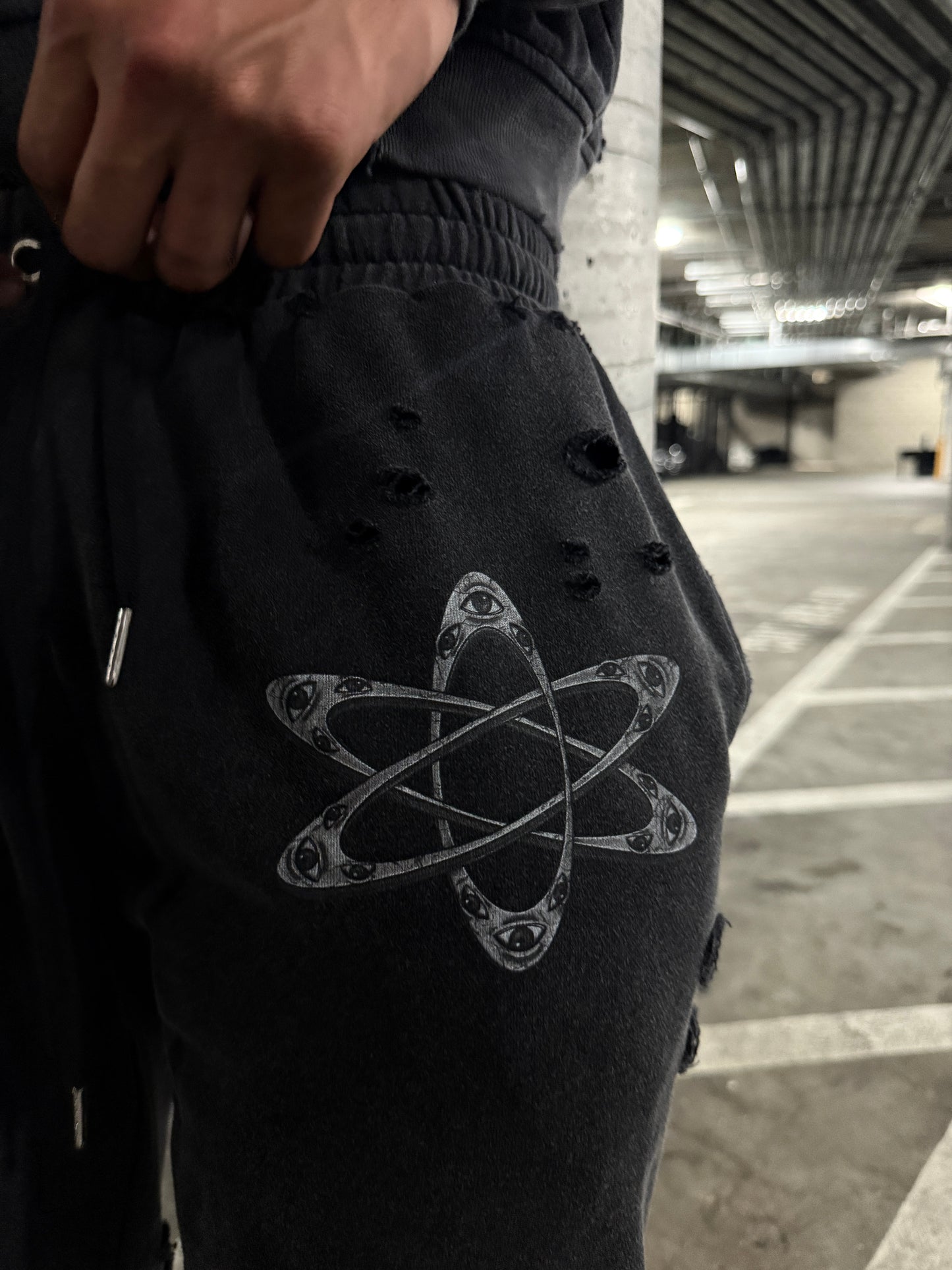 “THRONES” SWEATS