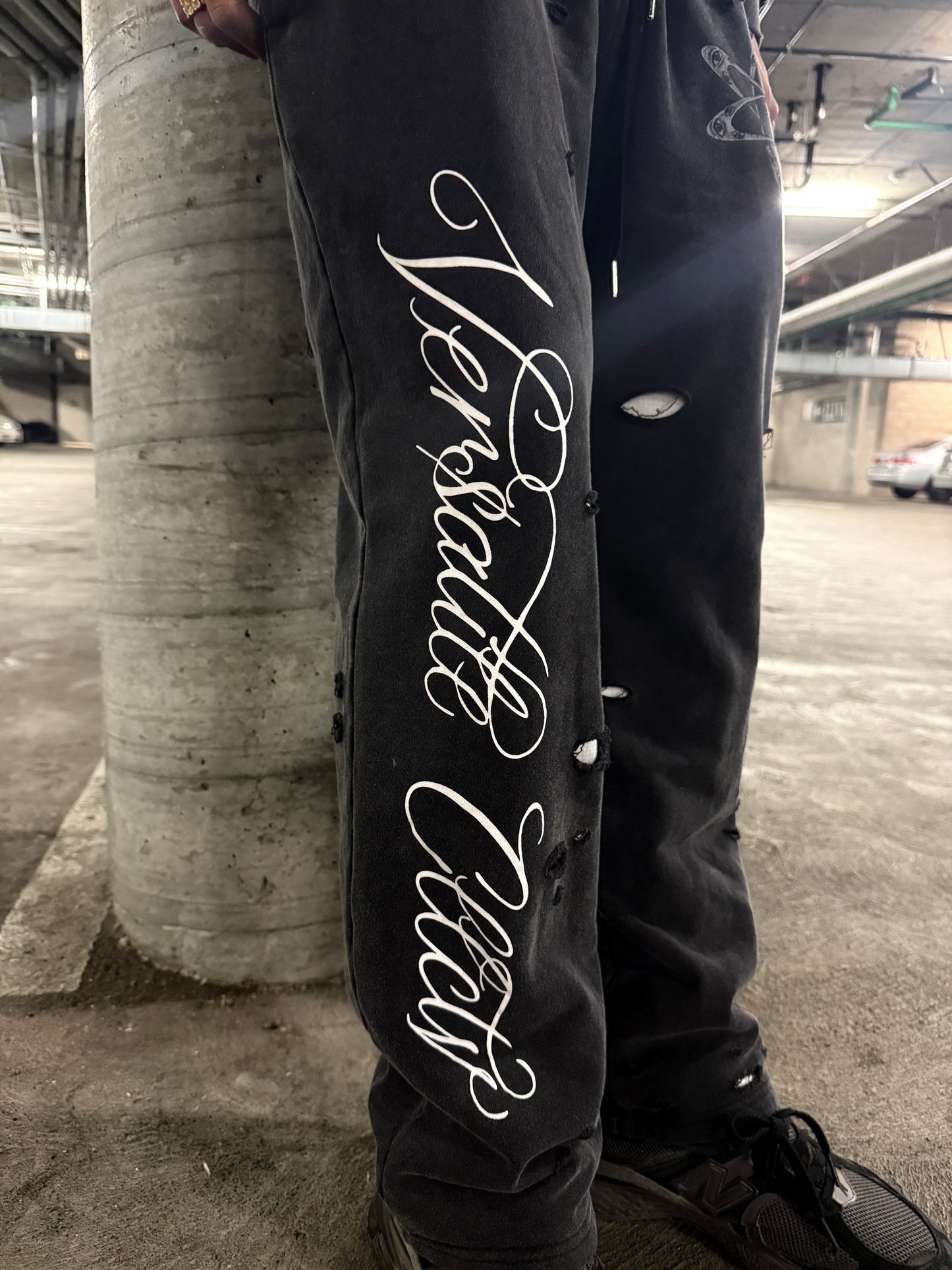 “THRONES” SWEATS