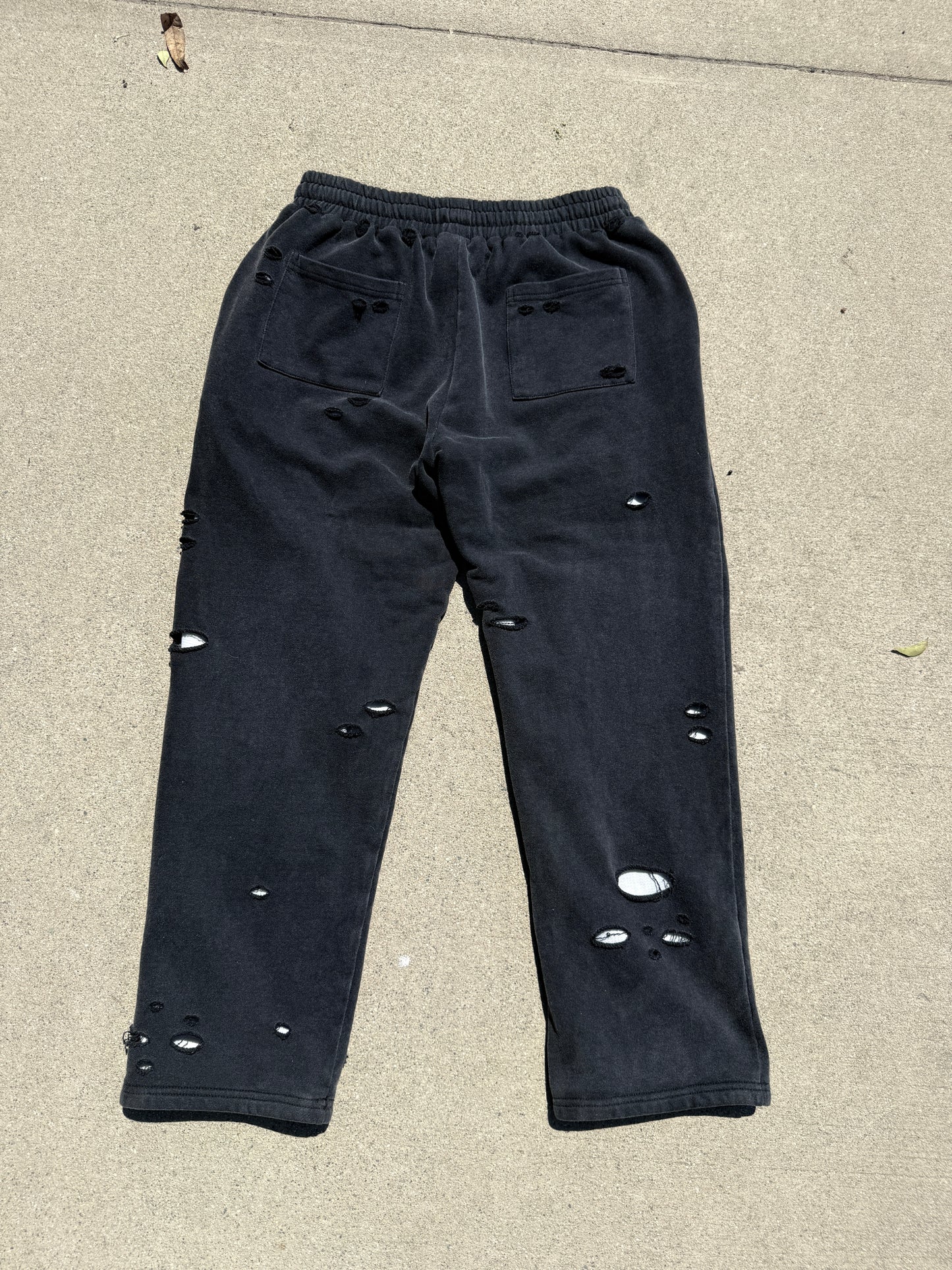 “THRONES” SWEATS