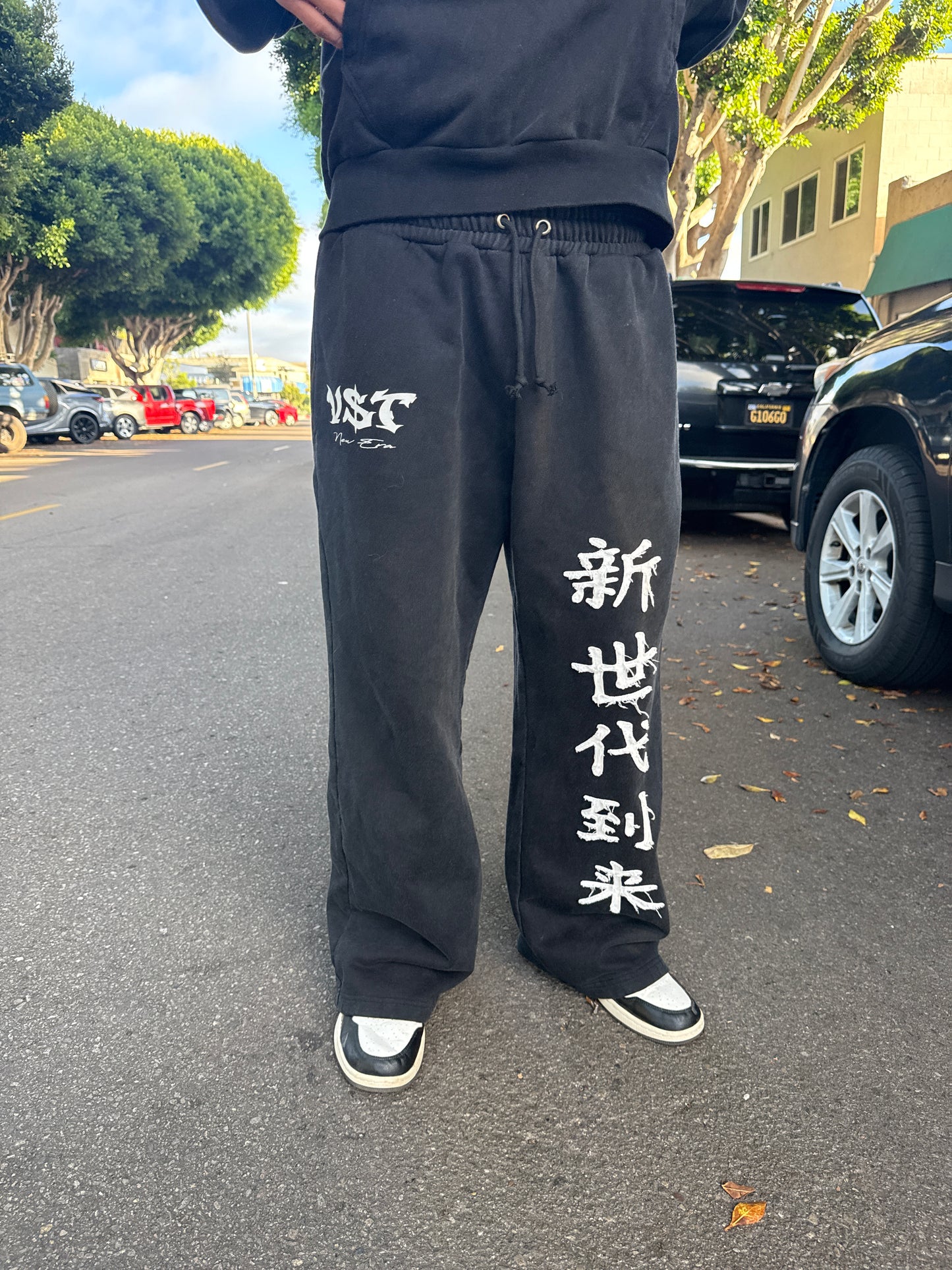 "NEW ERA" SWEATS